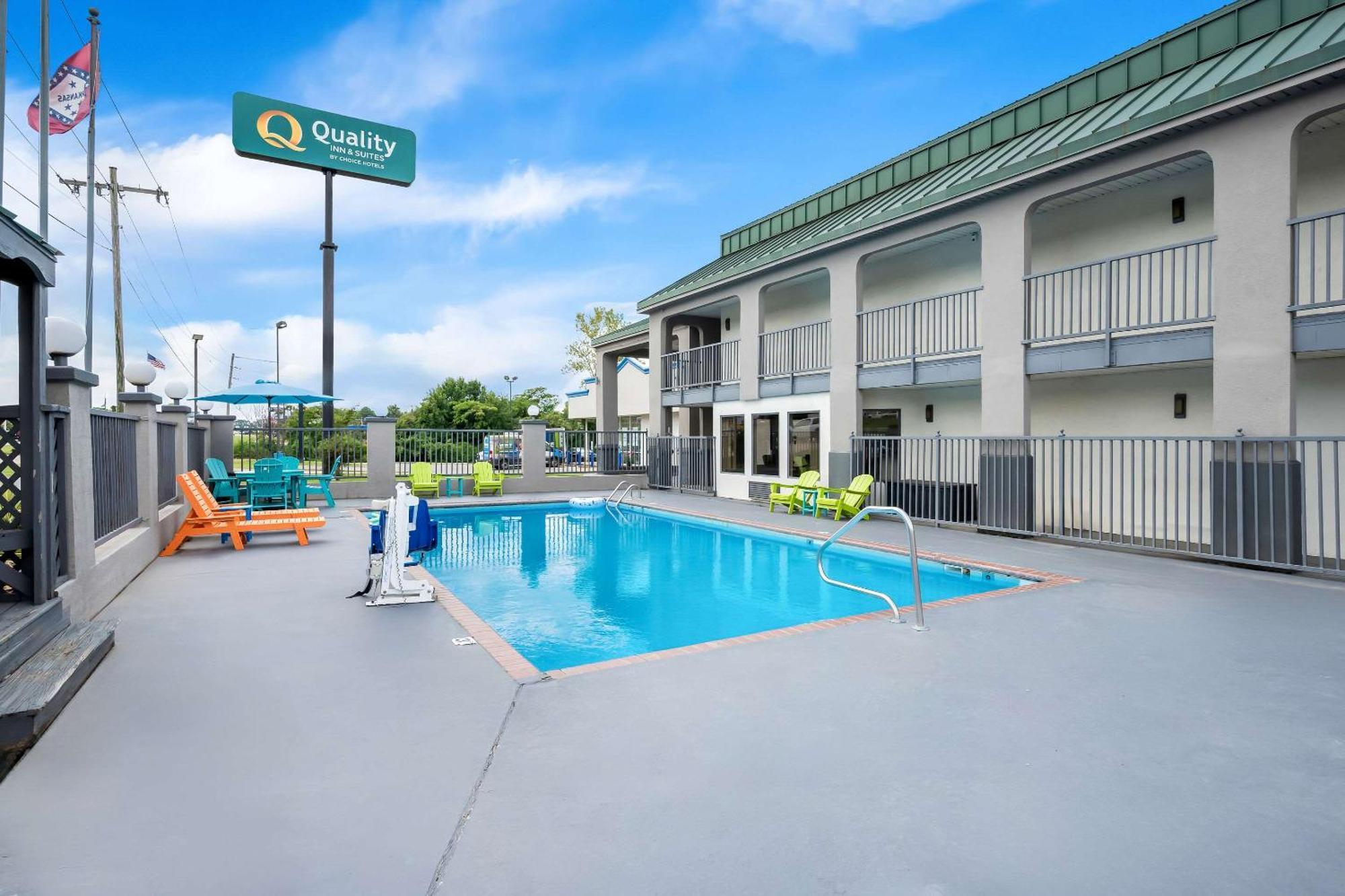 Quality Inn & Suites Monticello Exterior photo